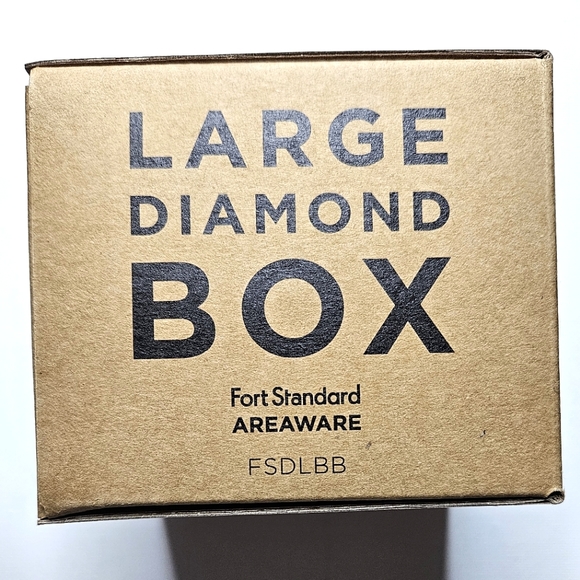 Large Diamond Box Round Cut Magnetized lid & base NIB!!! - Picture 7 of 7